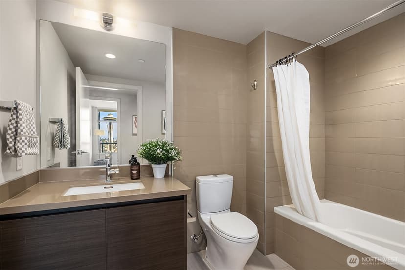 Property photo for 583 Battery Street #3604N, Seattle photo 22