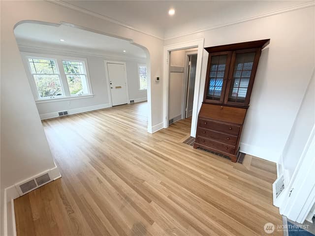 Property photo for 6706 12th Avenue NW, Seattle photo 4