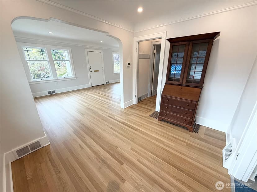 Property photo for 6706 12th Avenue NW, Seattle photo 4