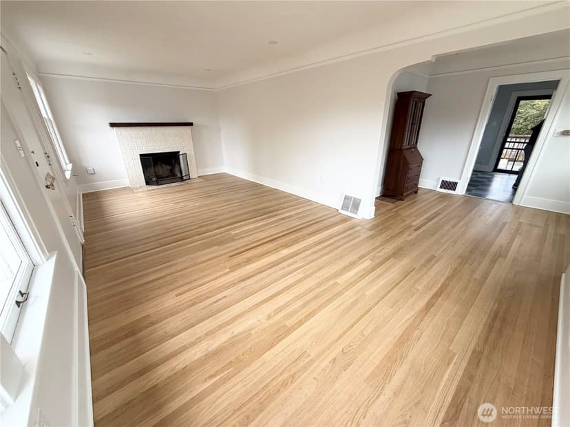 Property photo for 6706 12th Avenue NW, Seattle photo 2