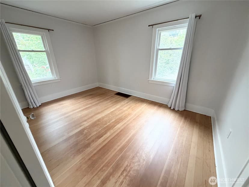 Property photo for 6706 12th Avenue NW, Seattle photo 10
