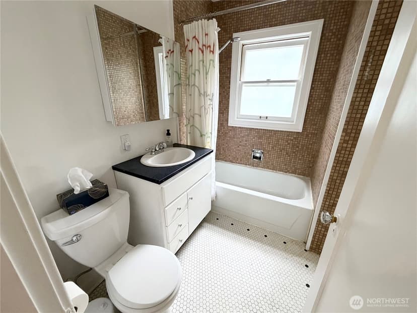 Property photo for 6706 12th Avenue NW, Seattle photo 9