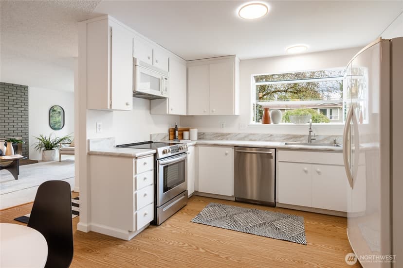 Property photo for 21212 4th Avenue W, Bothell photo 8