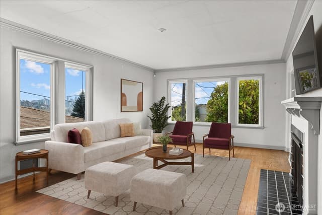 Property photo for 2620 W Lynn Street, Seattle photo 5