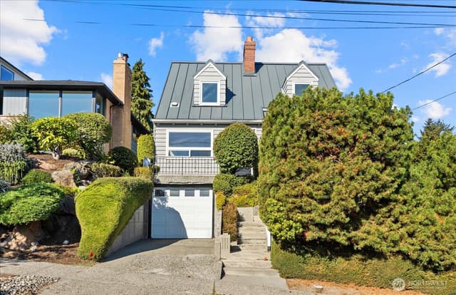 Property photo for 2620 W Lynn Street, Seattle photo 2