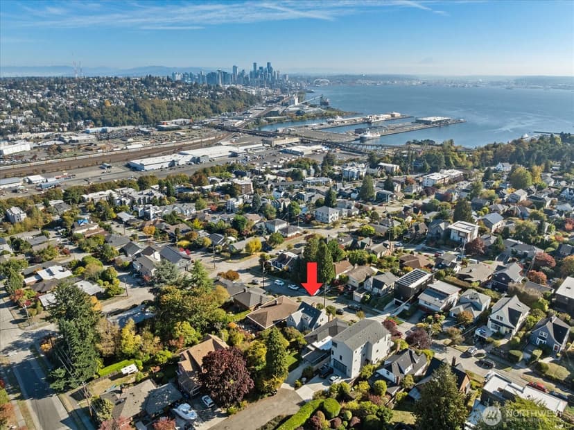 Property photo for 2620 W Lynn Street, Seattle photo 39
