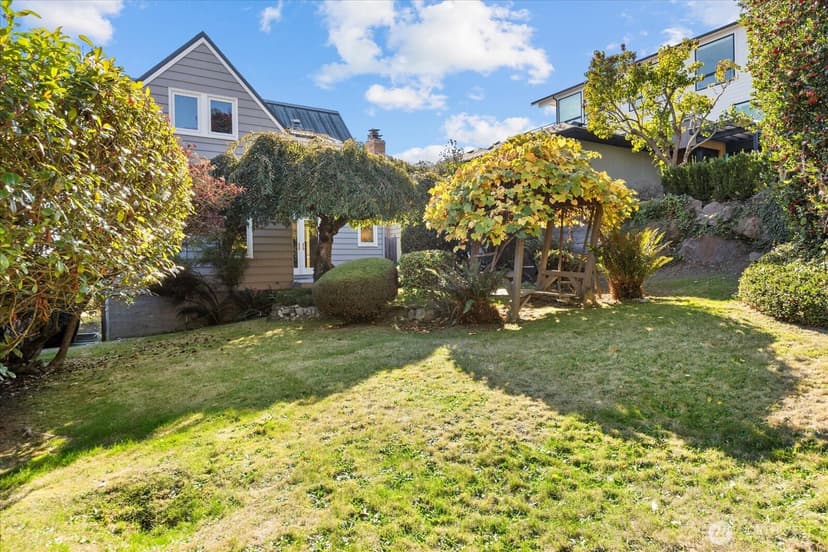 Property photo for 2620 W Lynn Street, Seattle photo 33