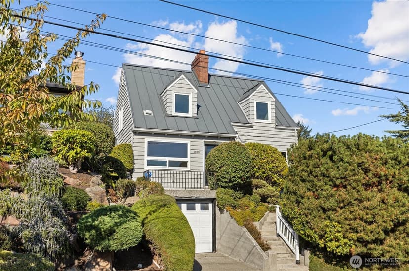 Property photo for 2620 W Lynn Street, Seattle