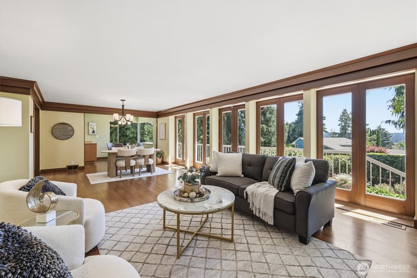 Property photo for 18540 63rd Avenue NE, Kenmore photo 17