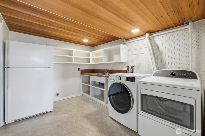 Property photo for 18540 63rd Avenue NE, Kenmore photo 37