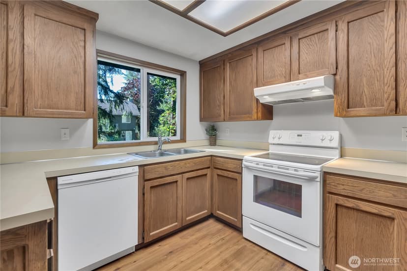 Property photo for 217 S 315th Place, Federal Way photo 11