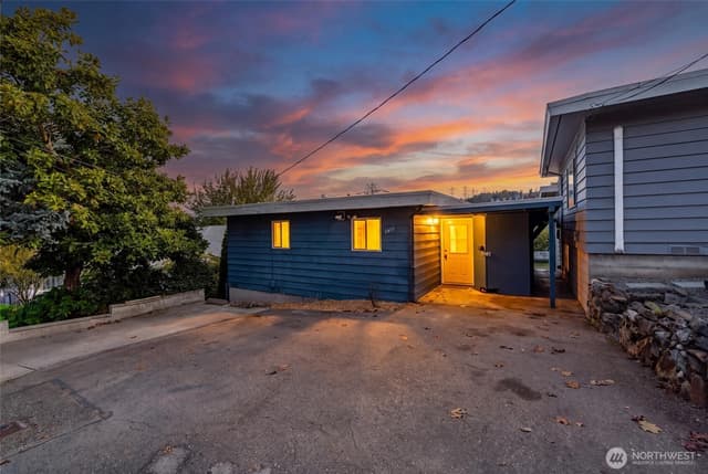 Property photo for 1404 Whitworth Avenue S, Renton