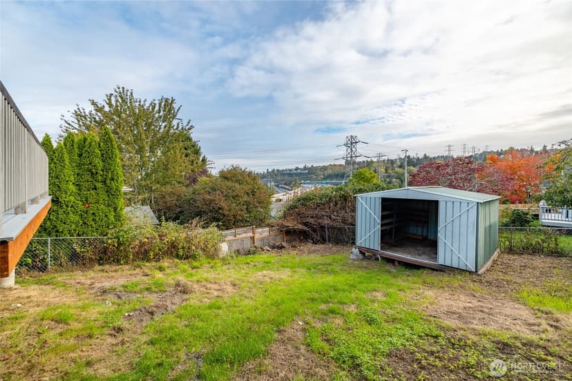 Property photo for 1404 Whitworth Avenue S, Renton photo 25
