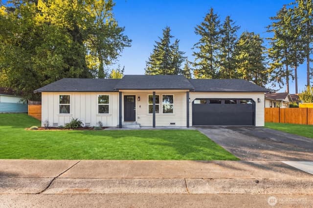 Property photo for 30205 29th Avenue S, Federal Way photo 2