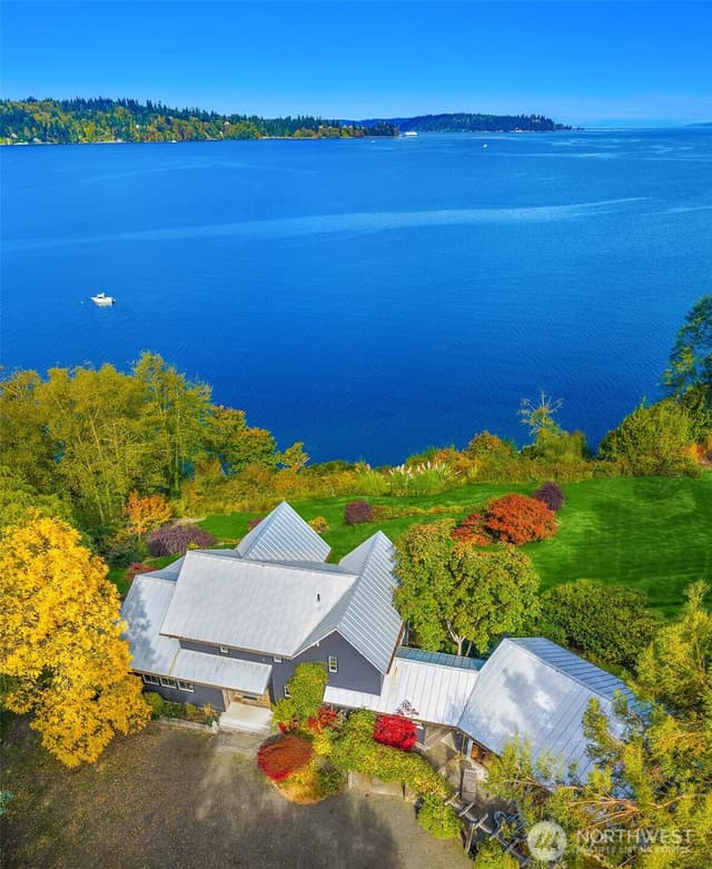 Property photo for 12020 SW Cedarhurst Road, Vashon photo 3