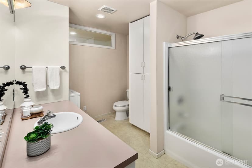 Property photo for 9210 Parkwood Ridge Road, Mercer Island photo 31