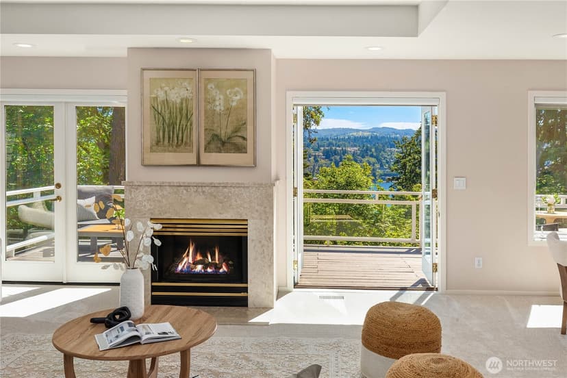 Property photo for 9210 Parkwood Ridge Road, Mercer Island photo 2