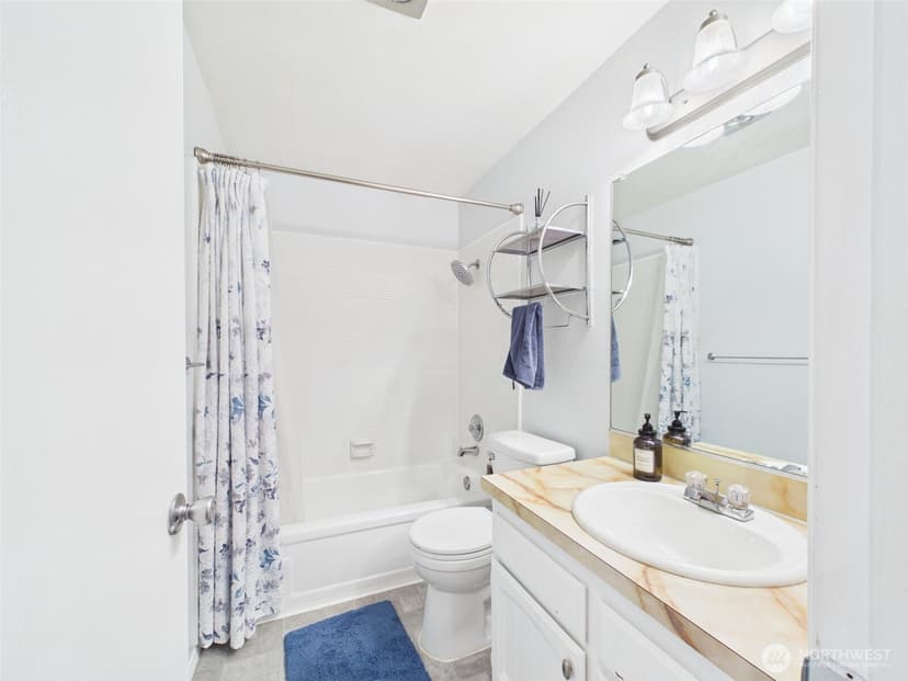 Property photo for 19125 Ballinger Way NE #202, Shoreline photo 20