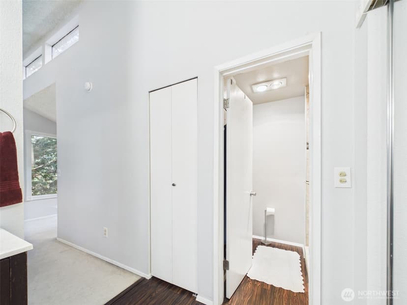 Property photo for 19125 Ballinger Way NE #202, Shoreline photo 14
