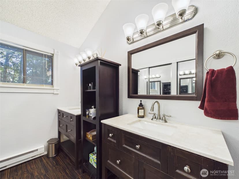 Property photo for 19125 Ballinger Way NE #202, Shoreline photo 16