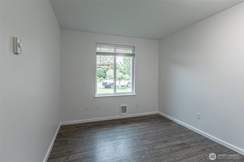 Property photo for 5826 37th Street SE, Auburn photo 22