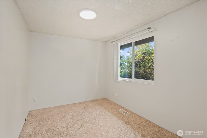Property photo for 13611 62nd Avenue SE, Everett photo 12
