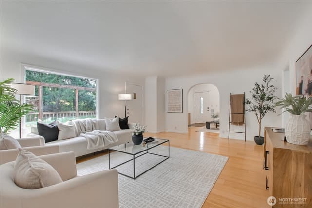 Property photo for 12119 24th Street E, Edgewood photo 4