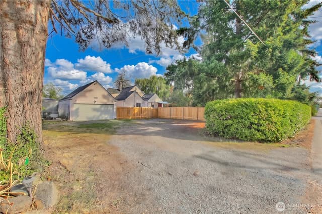 Property photo for 12119 24th Street E, Edgewood photo 2