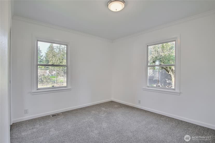 Property photo for 12119 24th Street E, Edgewood photo 19