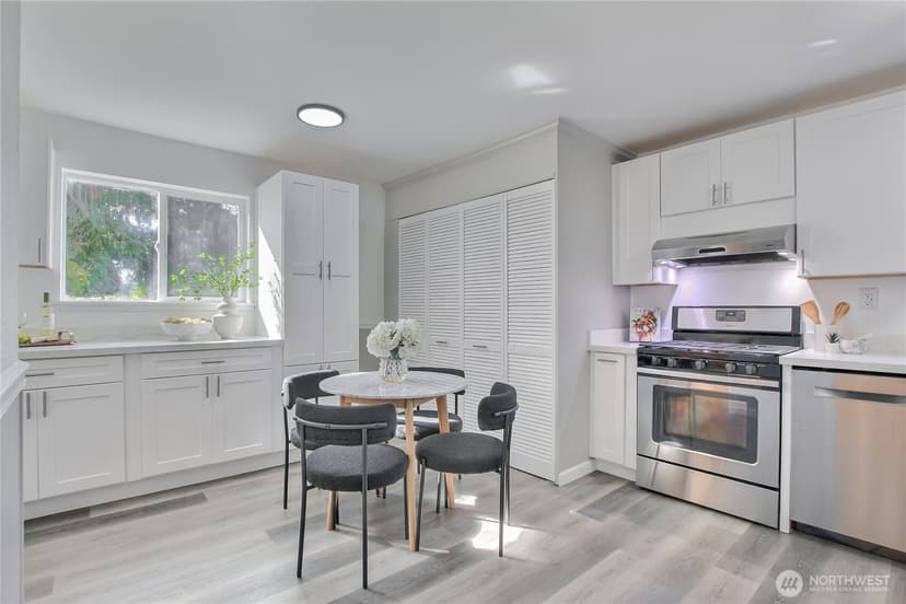 Property photo for 12119 24th Street E, Edgewood photo 6