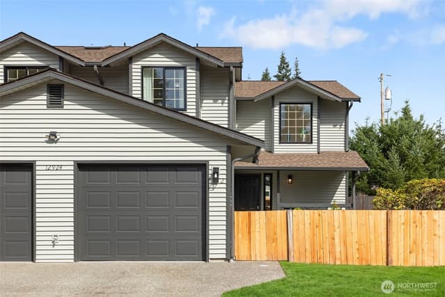Property photo for 12924 51st Avenue NE #B, Marysville photo 2