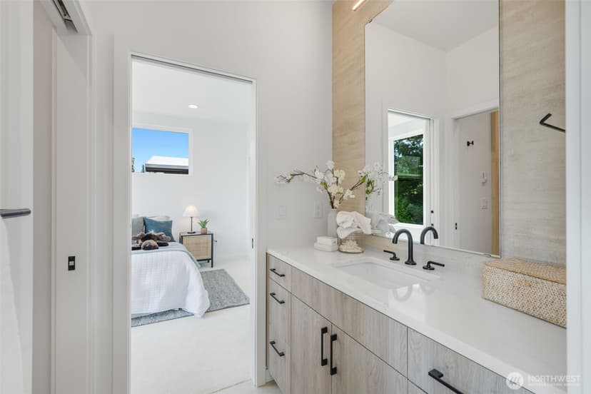Property photo for 4219 51st Avenue S, Seattle photo 15