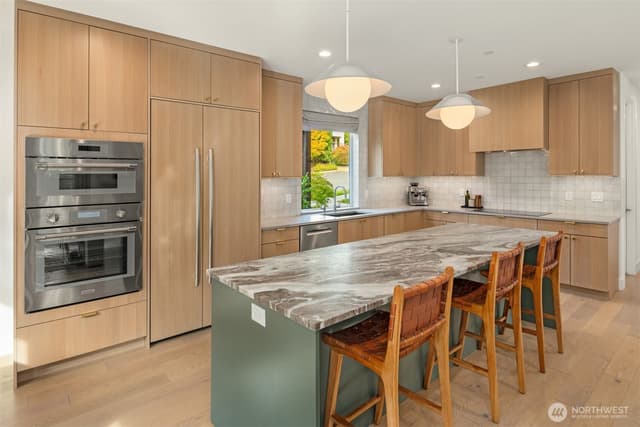 Property photo for 1030 3rd Street, Kirkland photo 5