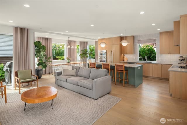 Property photo for 1030 3rd Street, Kirkland photo 3