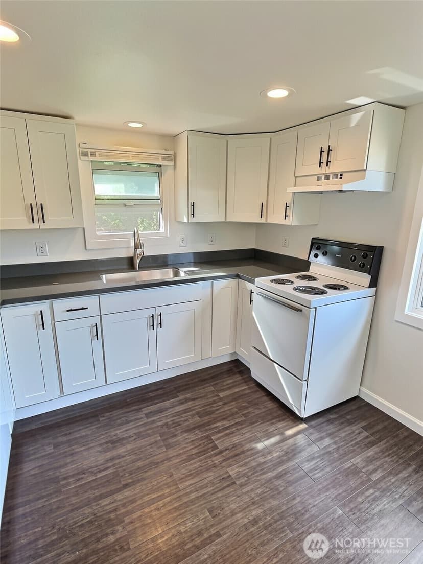 Property photo for 12203 Roseberg Avenue S #B, Burien photo 6