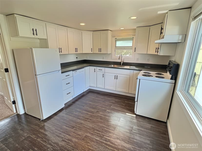 Property photo for 12203 Roseberg Avenue S #B, Burien photo 8