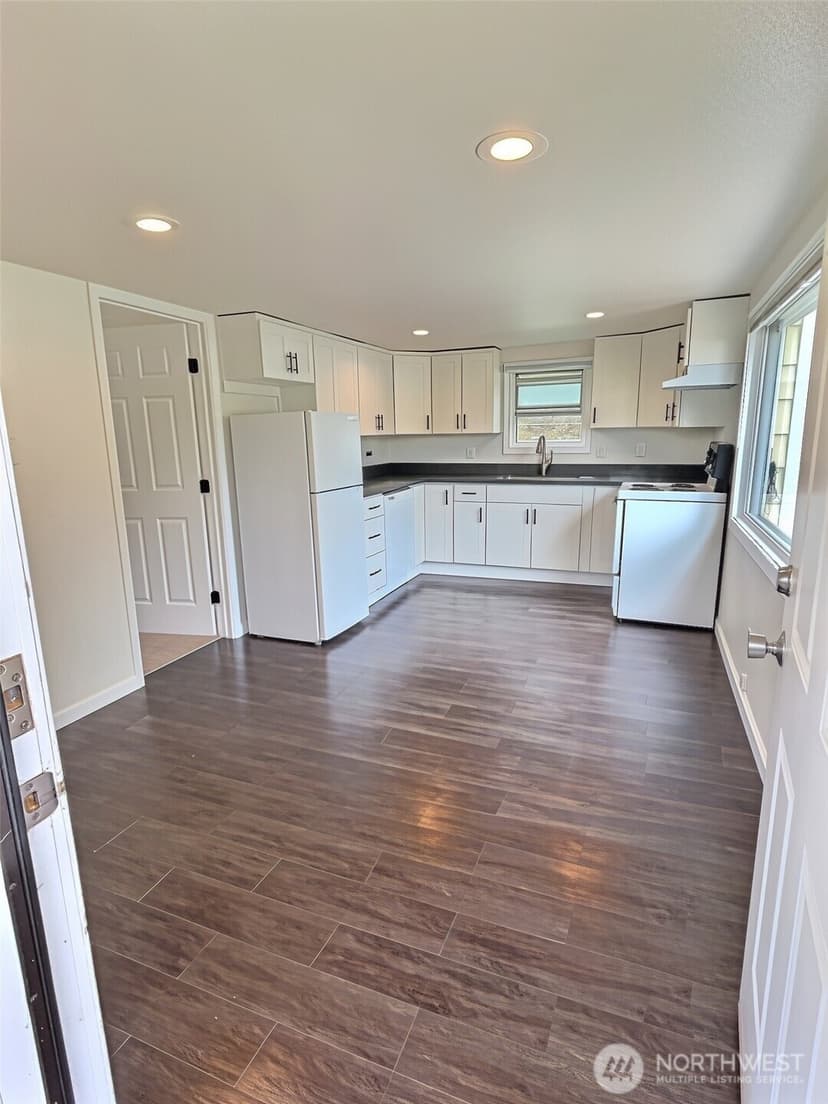 Property photo for 12203 Roseberg Avenue S #B, Burien photo 4