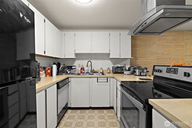 Property photo for 4008 S 158th Street #J, Tukwila photo 5