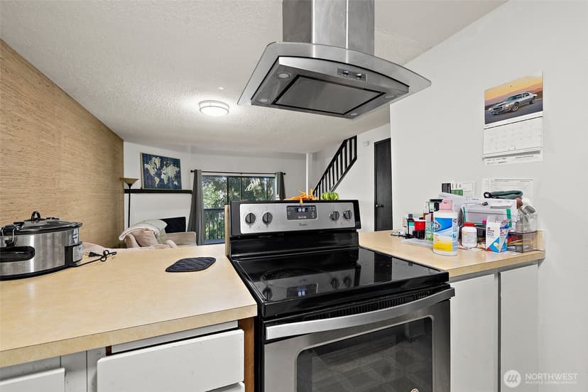 Property photo for 4008 S 158th Street #J, Tukwila photo 6