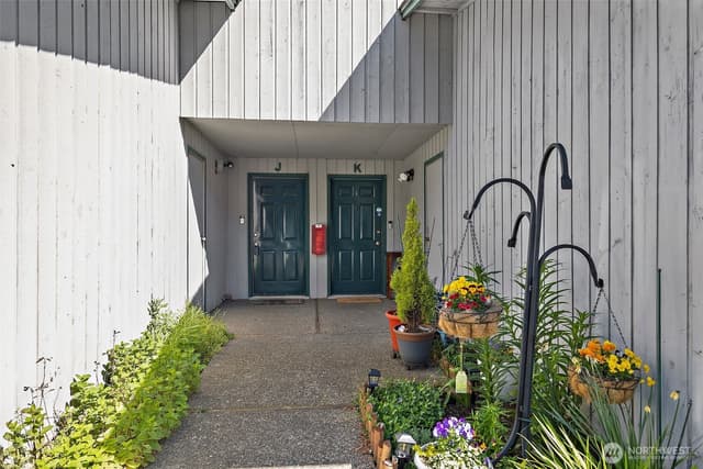 Property photo for 4008 S 158th Street #J, Tukwila photo 3