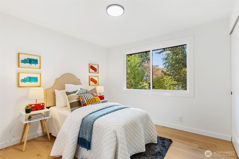 Property photo for 17001 NE 35th Street, Bellevue photo 18