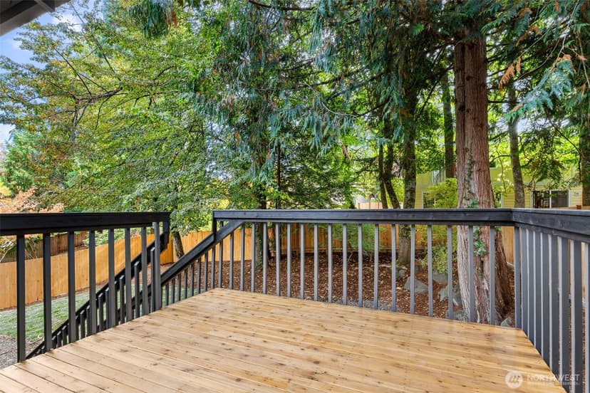 Property photo for 17001 NE 35th Street, Bellevue photo 33