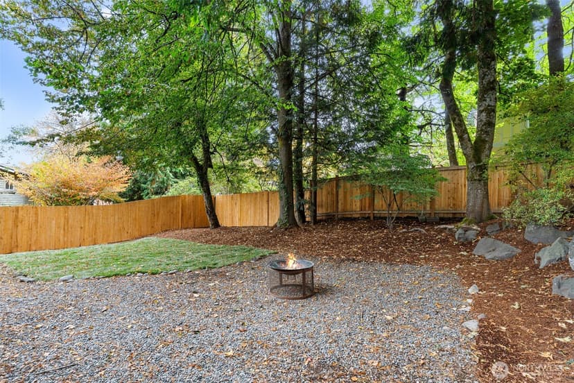 Property photo for 17001 NE 35th Street, Bellevue photo 35
