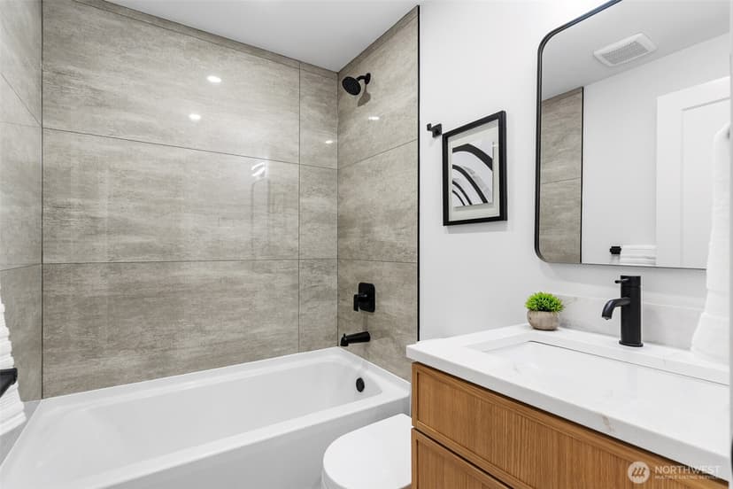 Property photo for 17001 NE 35th Street, Bellevue photo 29