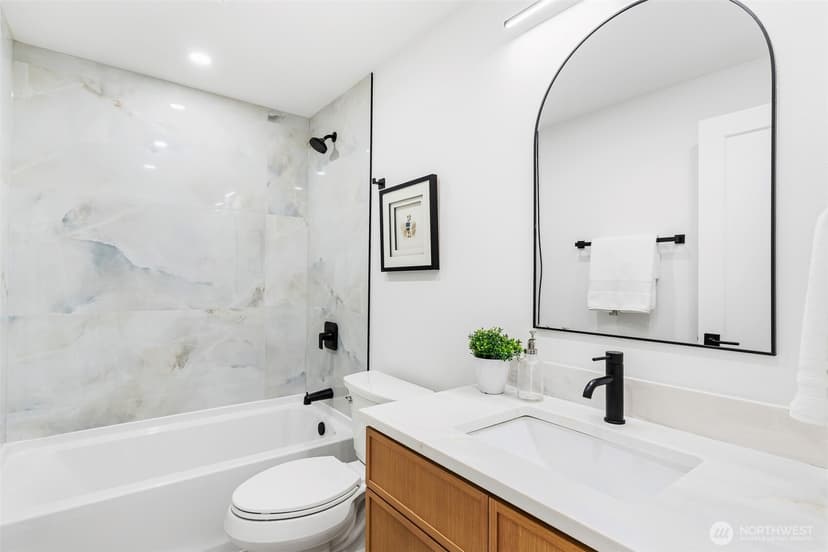 Property photo for 17001 NE 35th Street, Bellevue photo 21