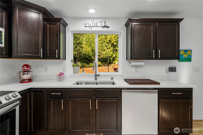 Property photo for 8132 NE Yeti Lane, Bainbridge Island photo 11