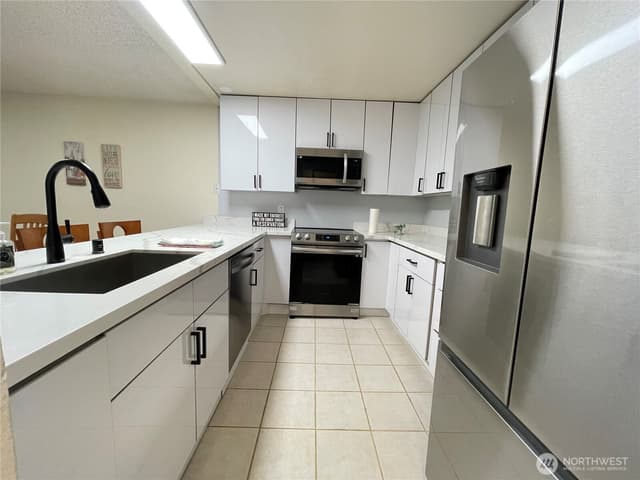 Property photo for 6051 137th Avenue NE #336, Redmond photo 3
