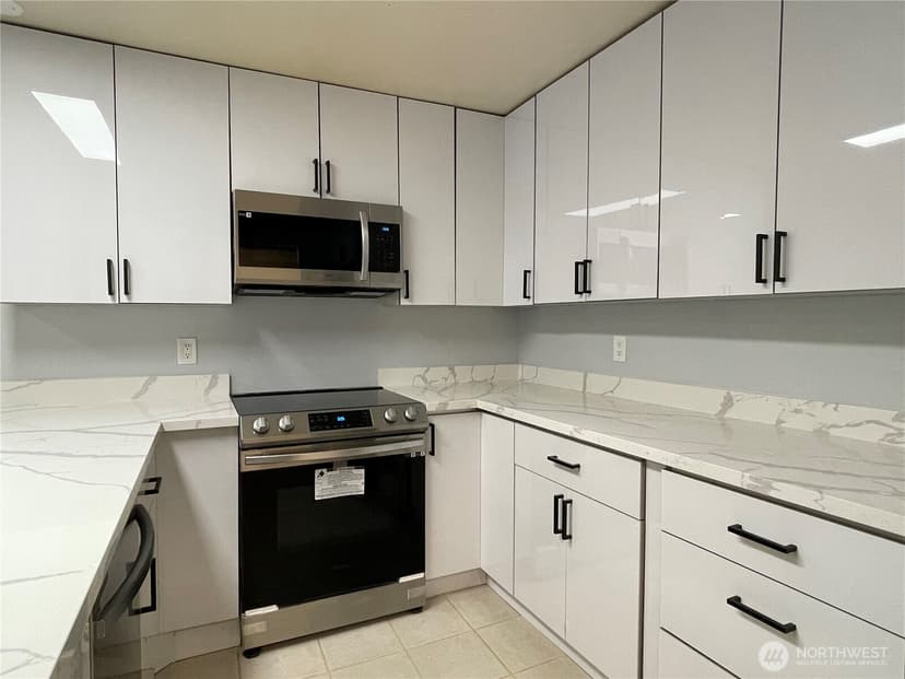 Property photo for 6051 137th Avenue NE #336, Redmond photo 16