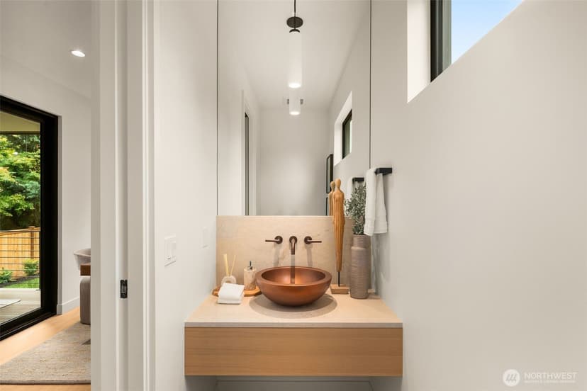 Property photo for 6021 Princeton Avenue NE, Seattle photo 17