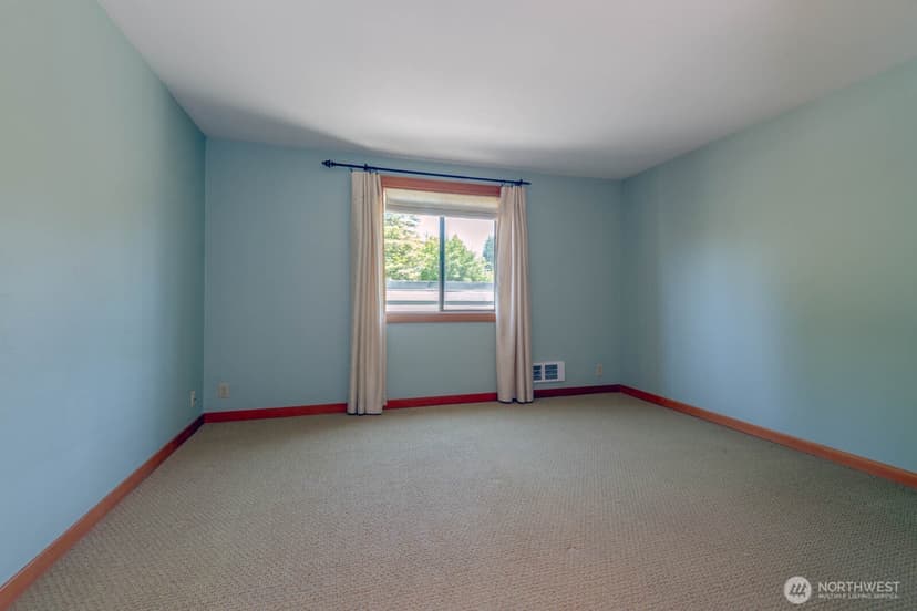 Property photo for 125 Madison Avenue N #125, Bainbridge Island photo 15